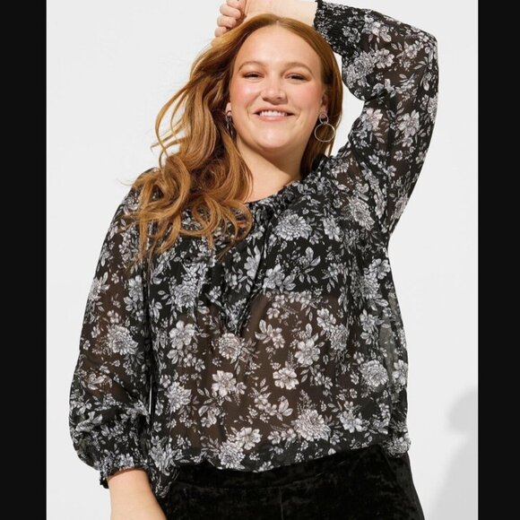 torrid Tops - Worn Once Torrid Festi Size 4 Top